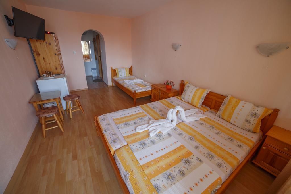 Primorski Briz Guest House Primorsko Luaran gambar